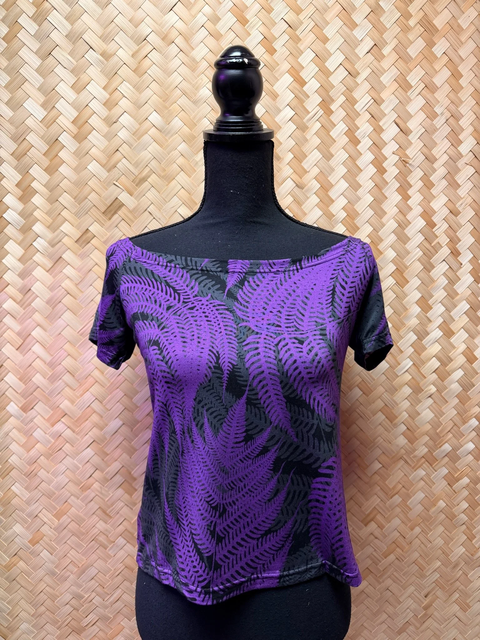 Hi'ilei Short Sleeve Top | Poni/Black | Palapalai