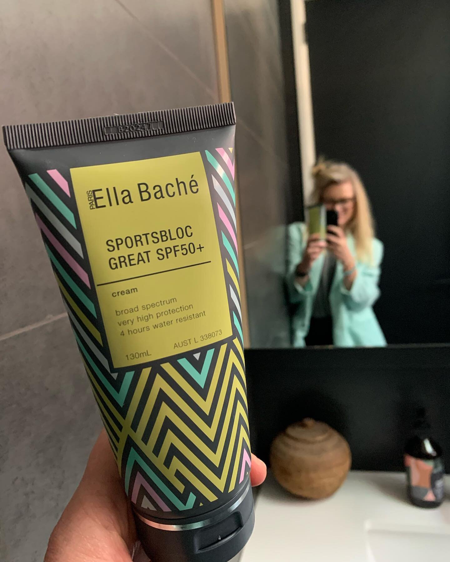 This feels more like a really beautiful,  luxe moisturiser on my face rather than a sunscreen. Thank you for adding cocoa butter and lanolin for us dry skin ladies @ellabacheaus 🤍🤍🤍 A complete joy to wear and it stays put - through an ocean dip or