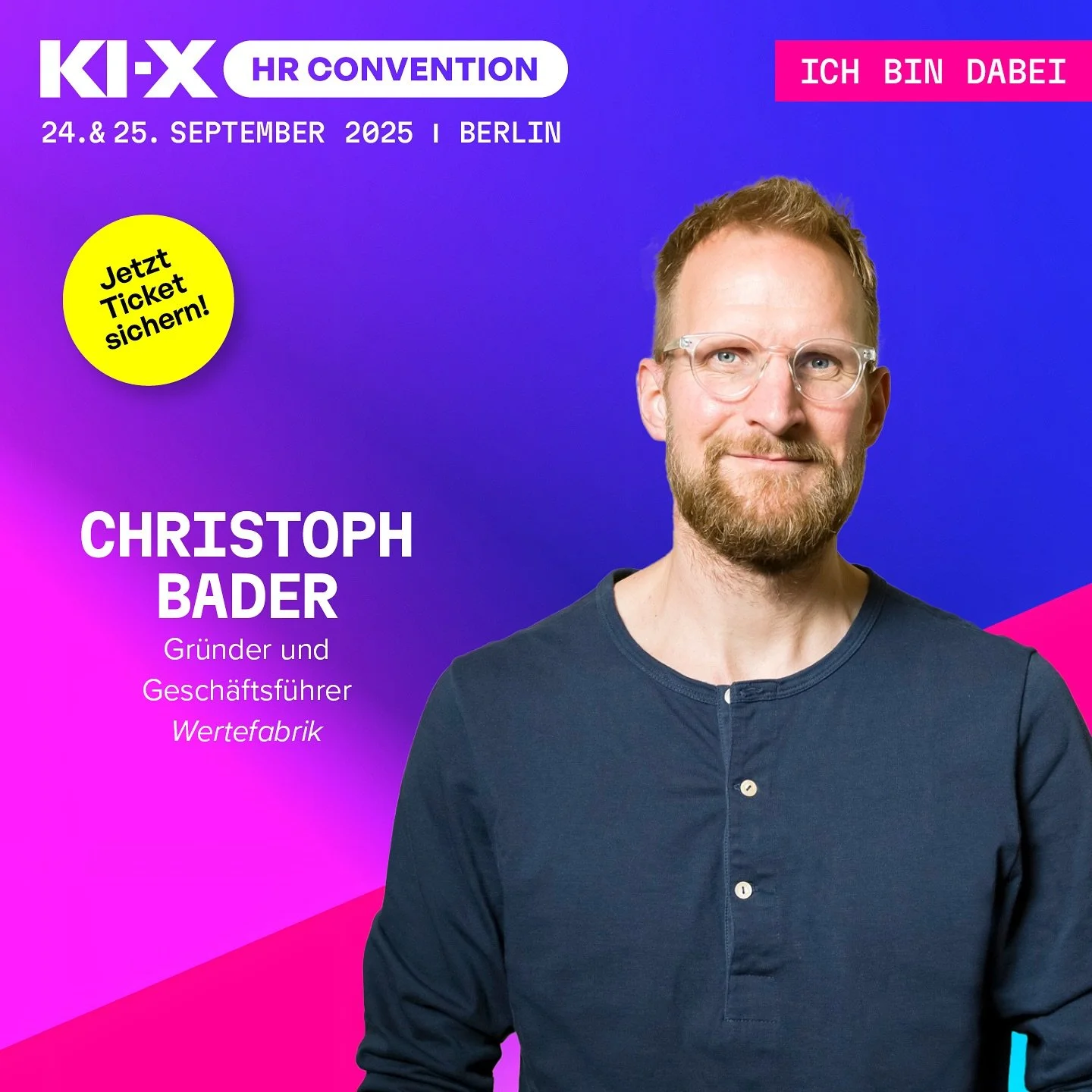 KI f&uuml;hlt nicht &ndash; Der Mensch schon: &Uuml;ber Resonanz, Verantwortung und das Unberechenbare in der Arbeitswelt

Das ist Christophs Vortragsthema auf der diesj&auml;hrigen KI-X in Berlin. Deutschlands gr&ouml;&szlig;ter KI Convention f&uuml