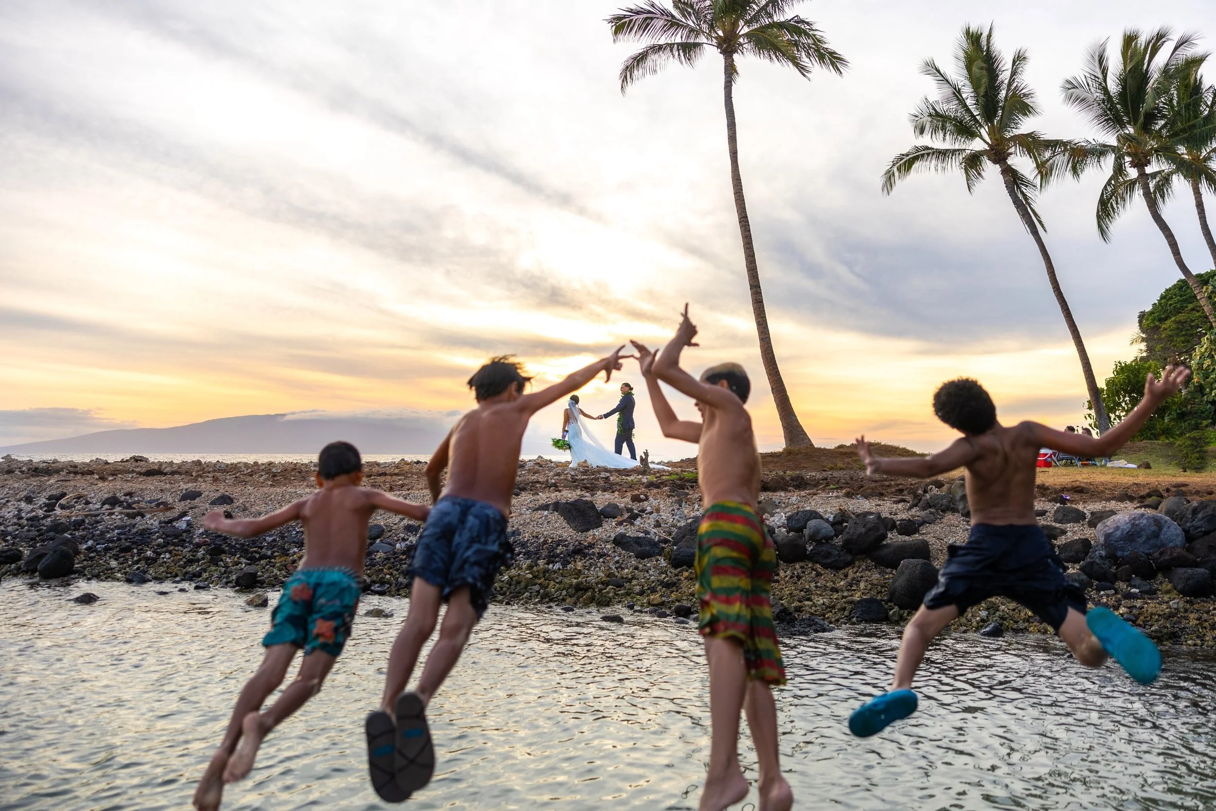 Every now and then, certain photographic moments find their way back into my thoughts&mdash;unexpected, unplanned, and captured in the blink of an eye.

They&rsquo;re a reminder to always keep the camera close and ready.
.
.
.

#mauiphotographer 
#ma