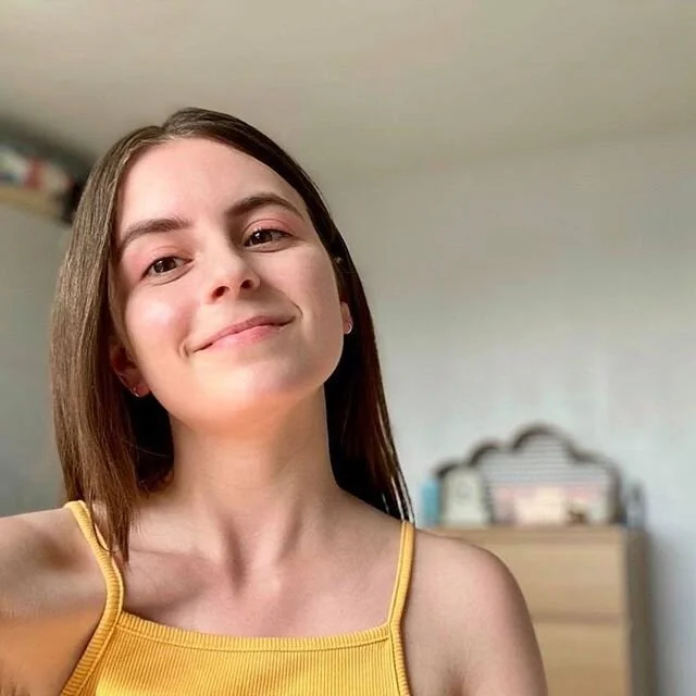 Bamby takeover from @mini.sophie_ &hearts;️ Hi everyone! 🙋🏻&zwj;♀️ My name is Sophie. I&rsquo;m 24 and an aspiring psychologist. I always knew that I wanted to help people in some capacity and my decision to work in mental health was set in stone b