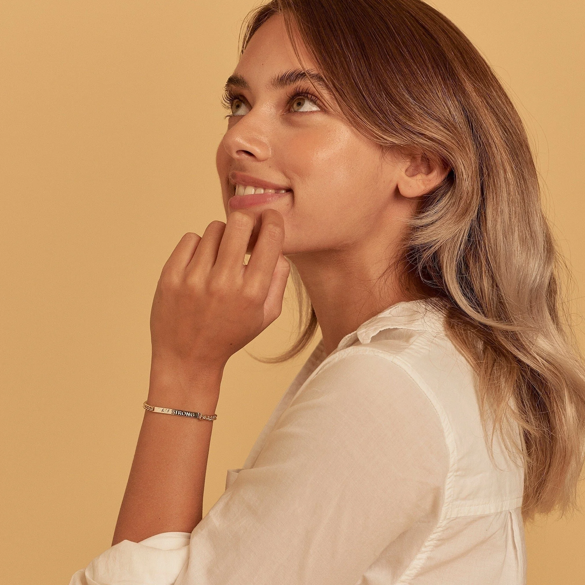 Bamby-I_Am_Strong_Bracelet_Gold 3-Commercial-In-Confidence.jpg