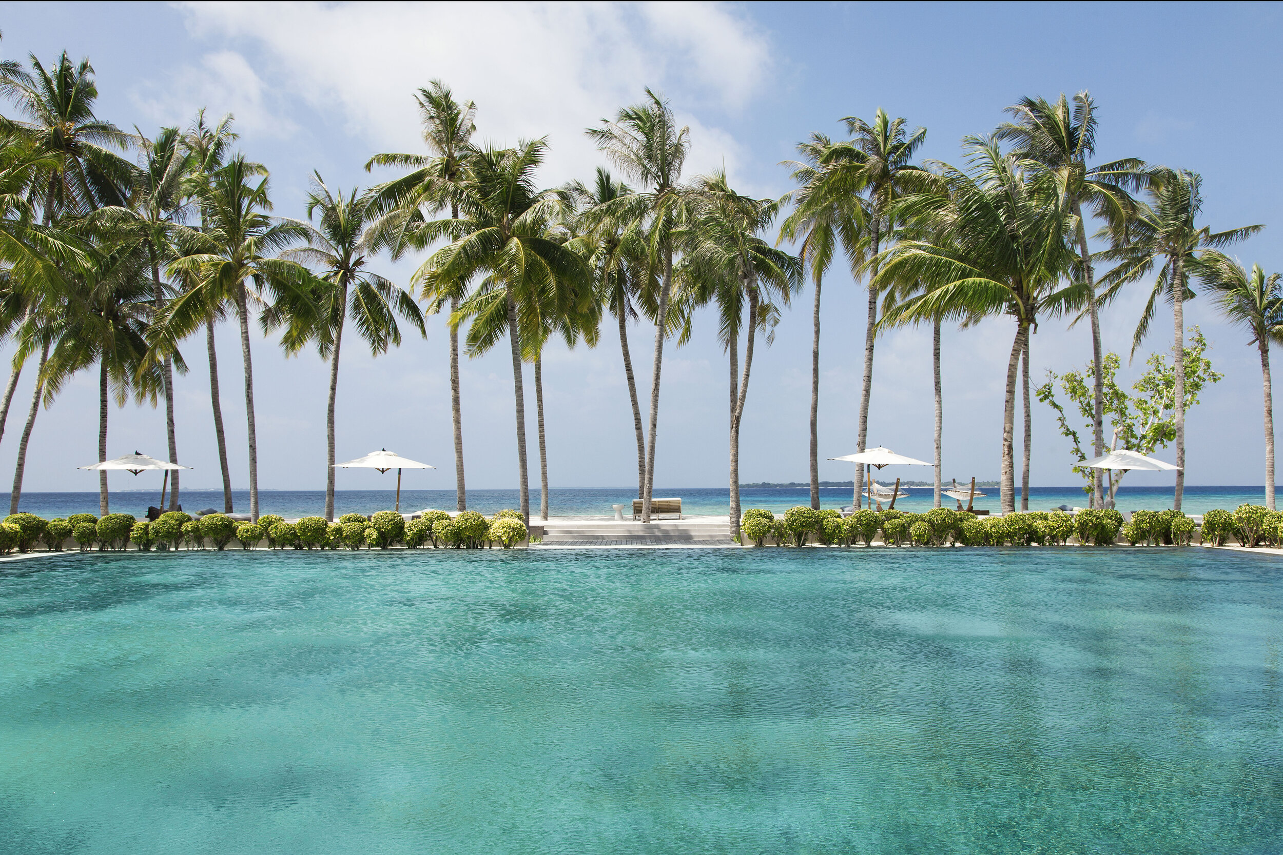 cheval blanc randheli Maldives hotel pool.jpg