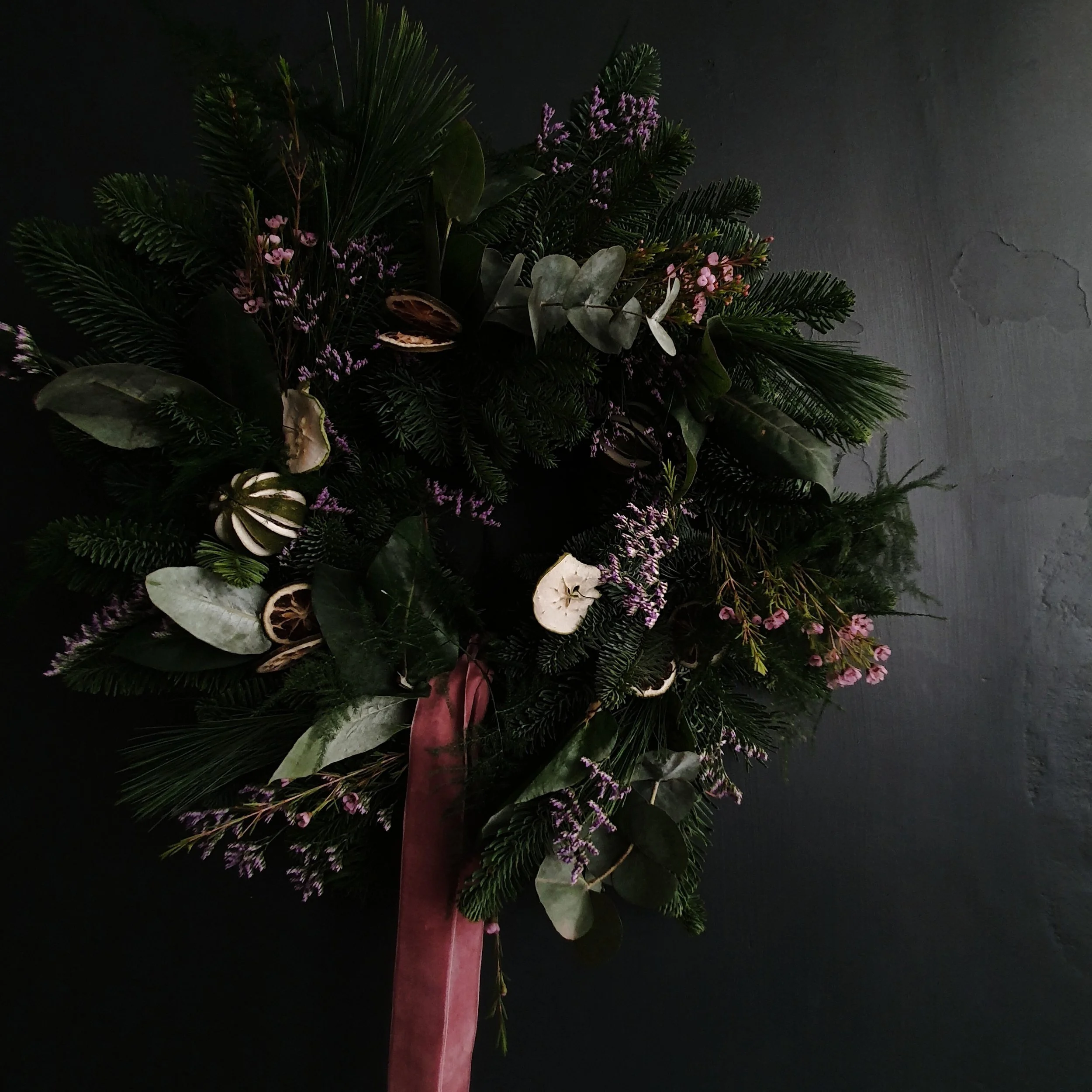 FESTIVE WREATH BLUSH
