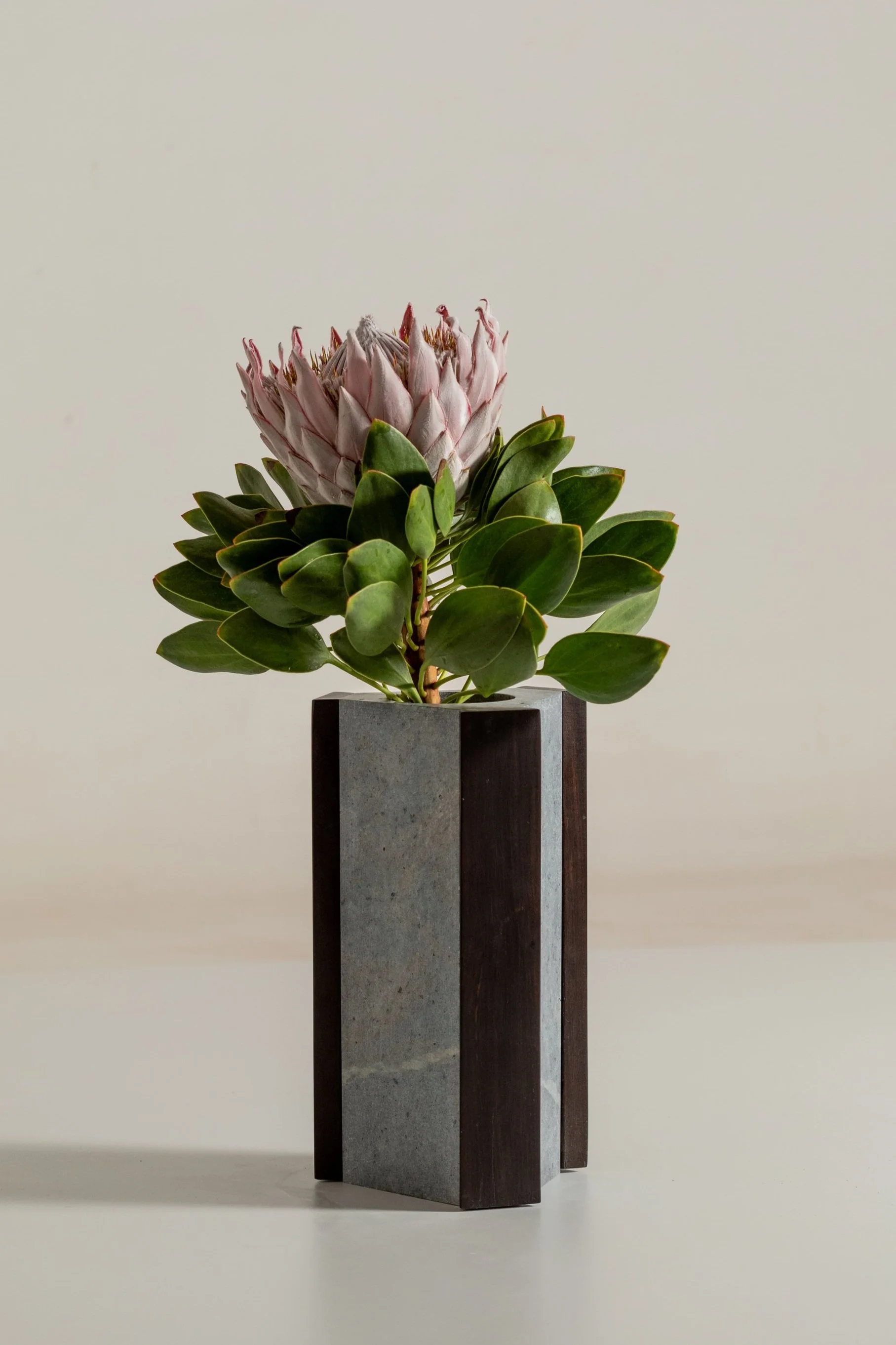 FACETADOS_vaso facetado triângulo