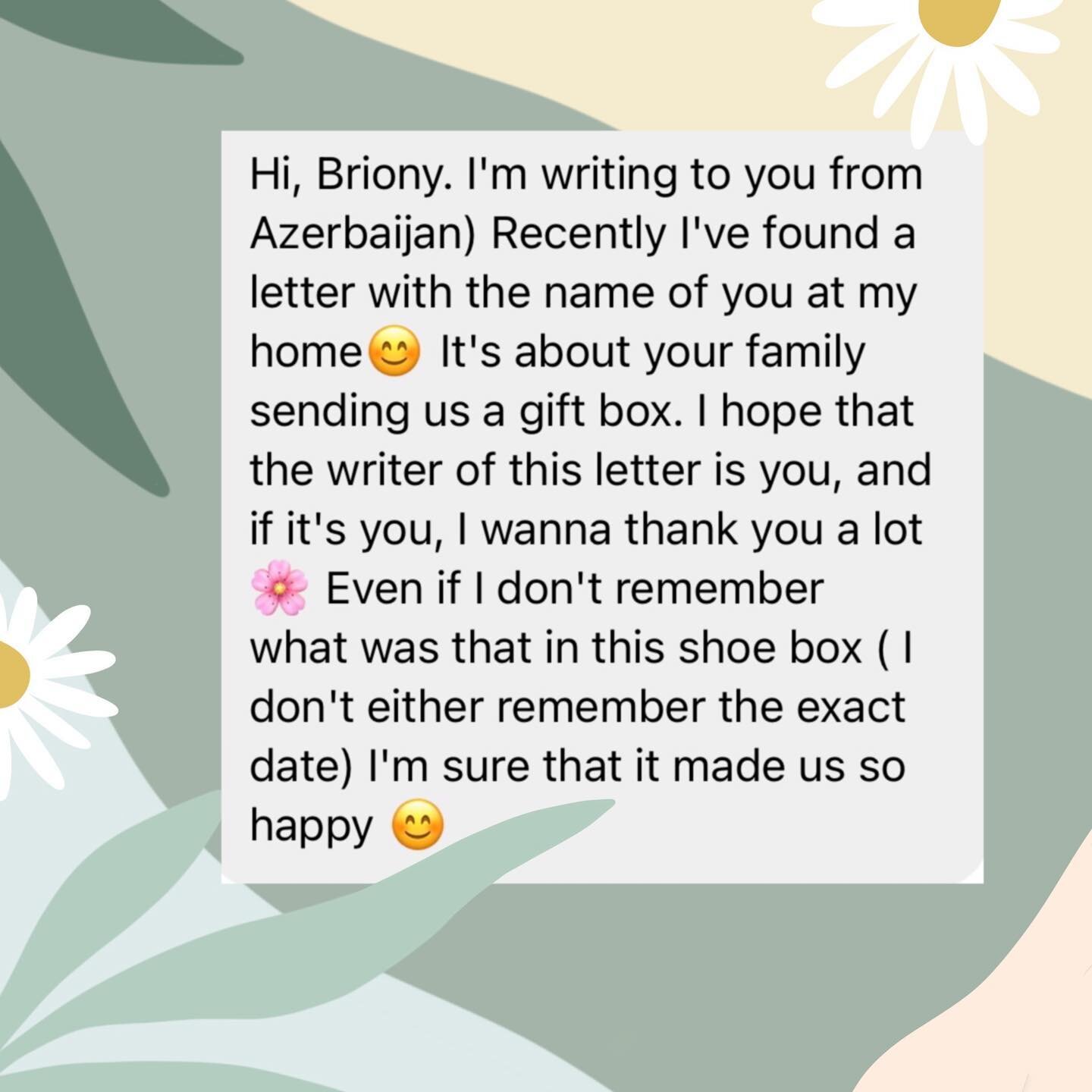 Ohhhhhhh my hearttttt 🥰😭❤️ 

Way back in 2001, I filled up a shoebox with all of my favourite things.. pens, pencils, sketchbooks, cuddly toys etc.  and sent it off to @operationchristmaschild who work with @samaritanspurse . They then send all of 