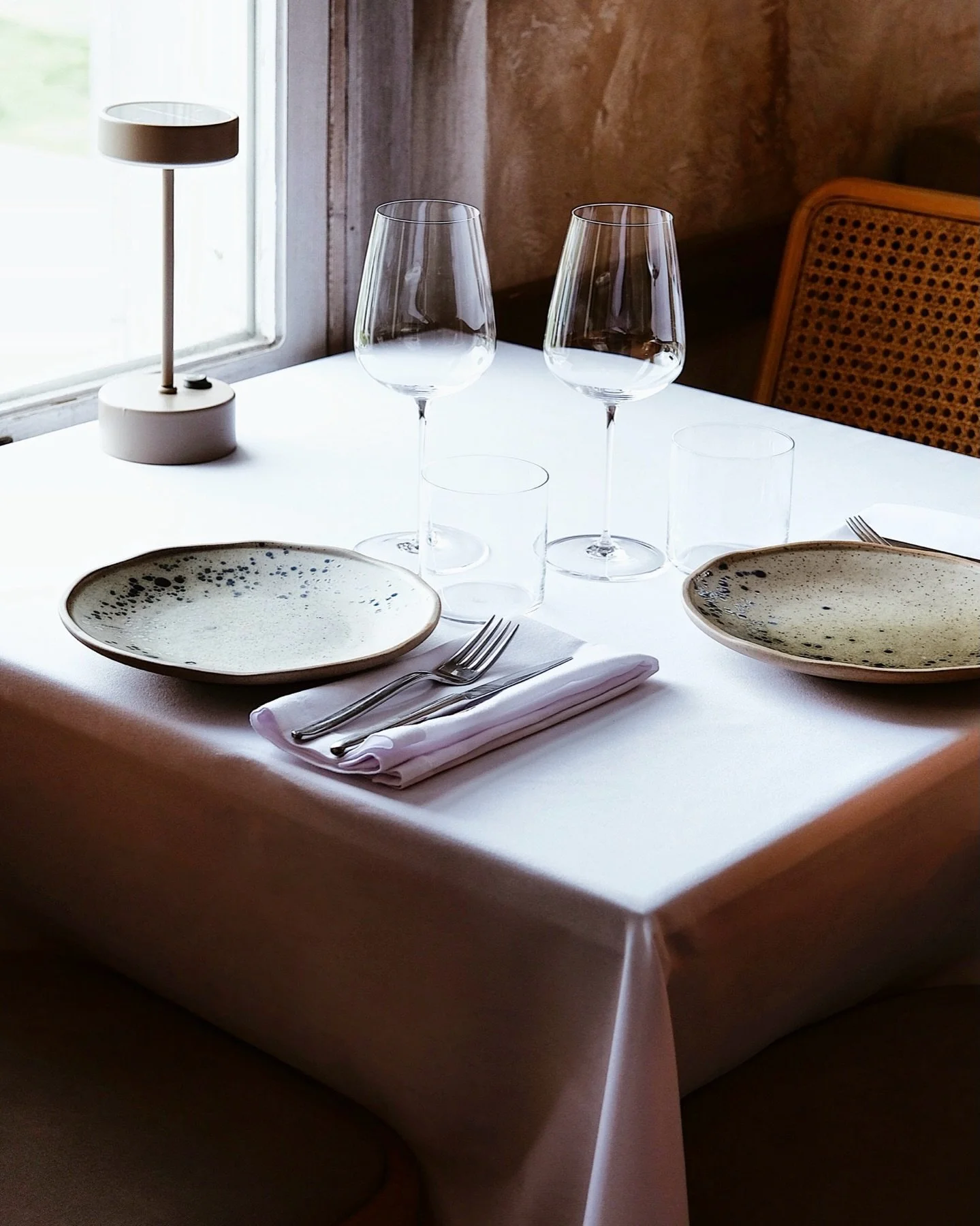 📌 Alaf &ndash; Istanbul

Alaf, which means &laquo;&nbsp;wood fire&nbsp;&raquo;, invites you to discover Anatolian cuisine. The chef offers refined dishes, enhanced by a selection of local wines, adding a unique dimension to this culinary experience.