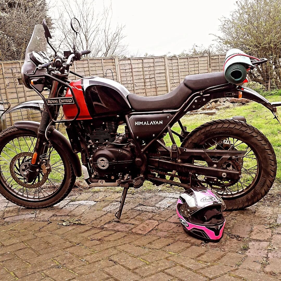 Finally a day on the bike and I haven't got soaked! Spring is in the air. Even the mat stayed dry🤩❤️

#royalenfield #royalzenfield #womenriders #himalayanmotorbike #royalenfieldhimalayan #birminghamyogateacher #birminghamyoga #yogalife #womenridebik