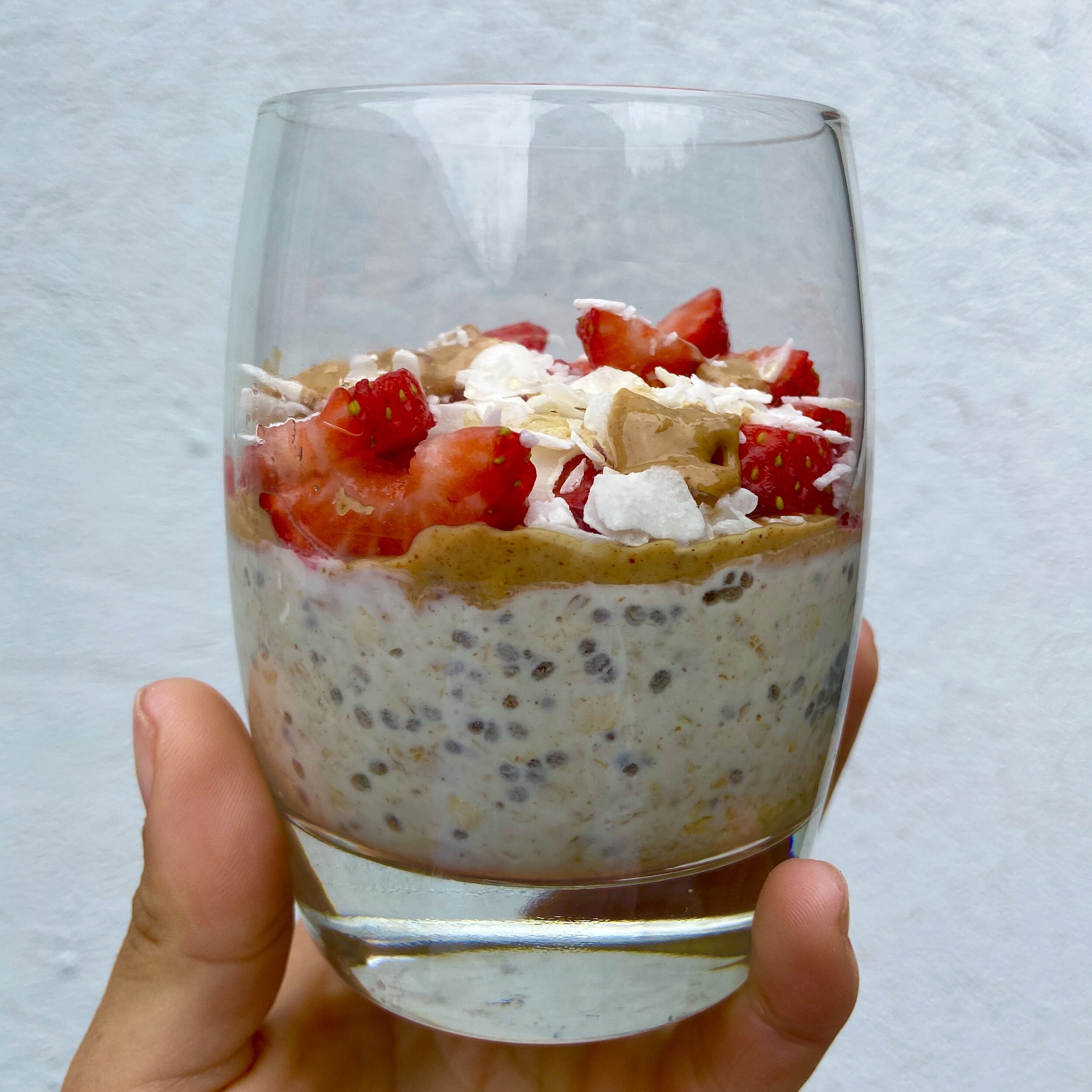 Easy coconut & strawberry overnight oats — Kat's Kitchen