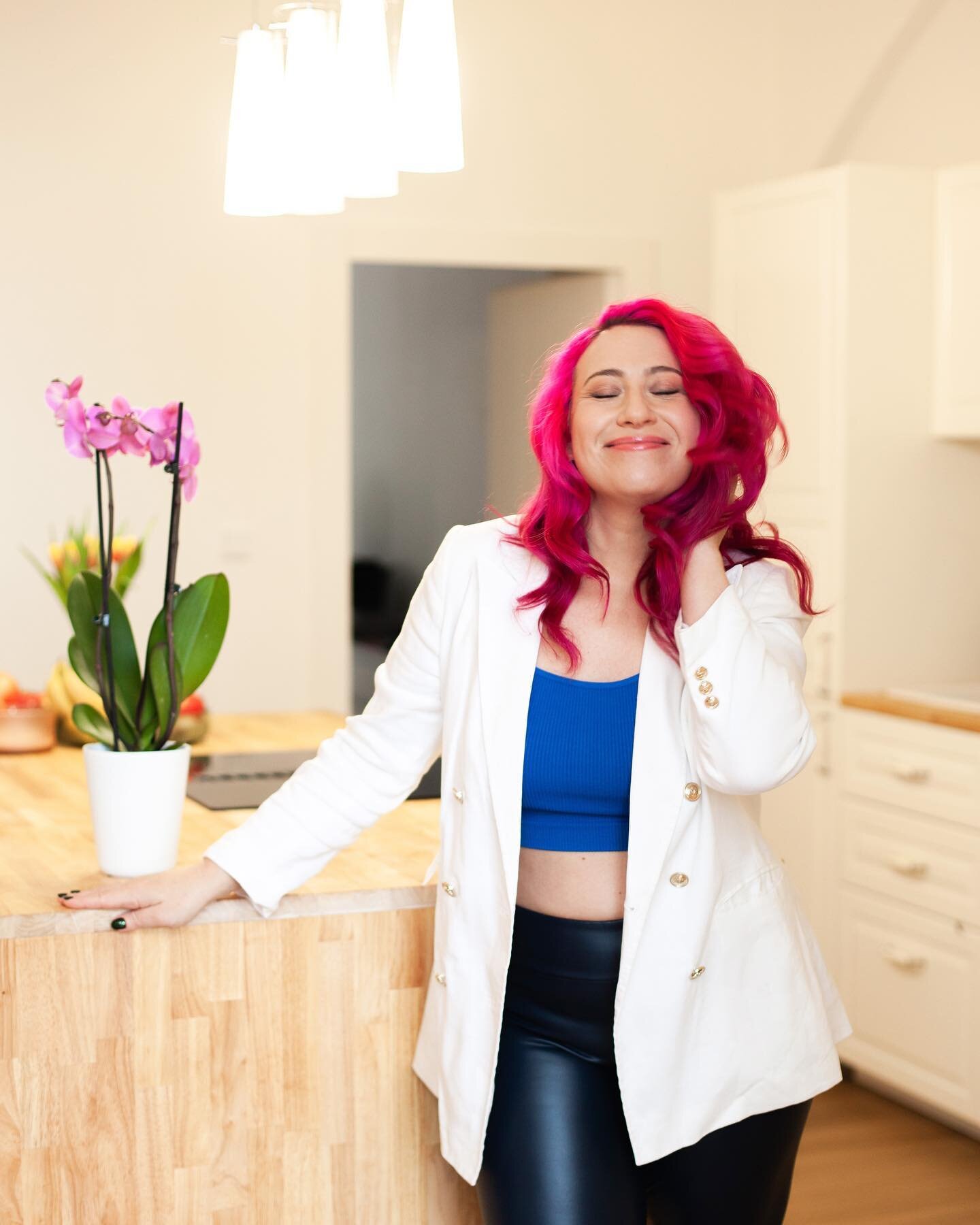 Reintroducing myself on IG to share a glimpse into my journey.

I'm Mariko, former 'Pink Hair Chef' from Los Angeles. My recipes were everywhere from @perezhilton to @forbes and my celebrity clientele included @jaredleto @diddy @davidlynchfoundation.