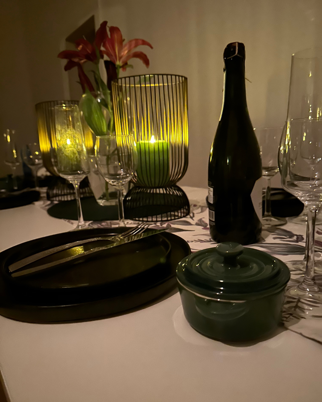 MarikoPresents_Dining_Table.png
