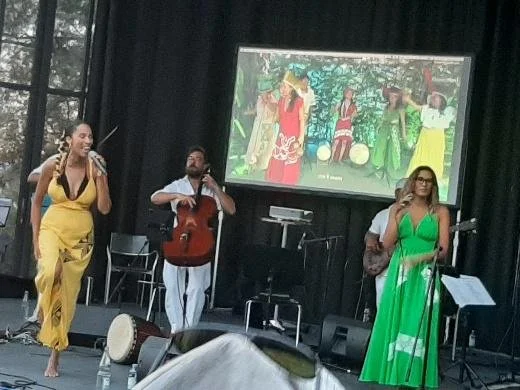 As Karuana auf dem Benefizkonzert der Trinkwasser-Initiative Konstanz mit Bê Ignacio u.a.