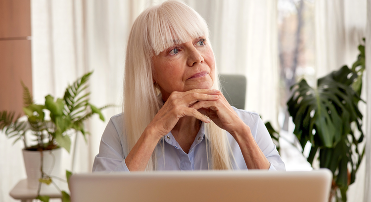 Should I Wait for Mortgage Rates to Come Down Before I Move?
