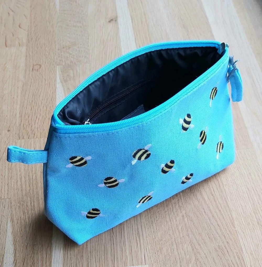 Bee cosmetic bag