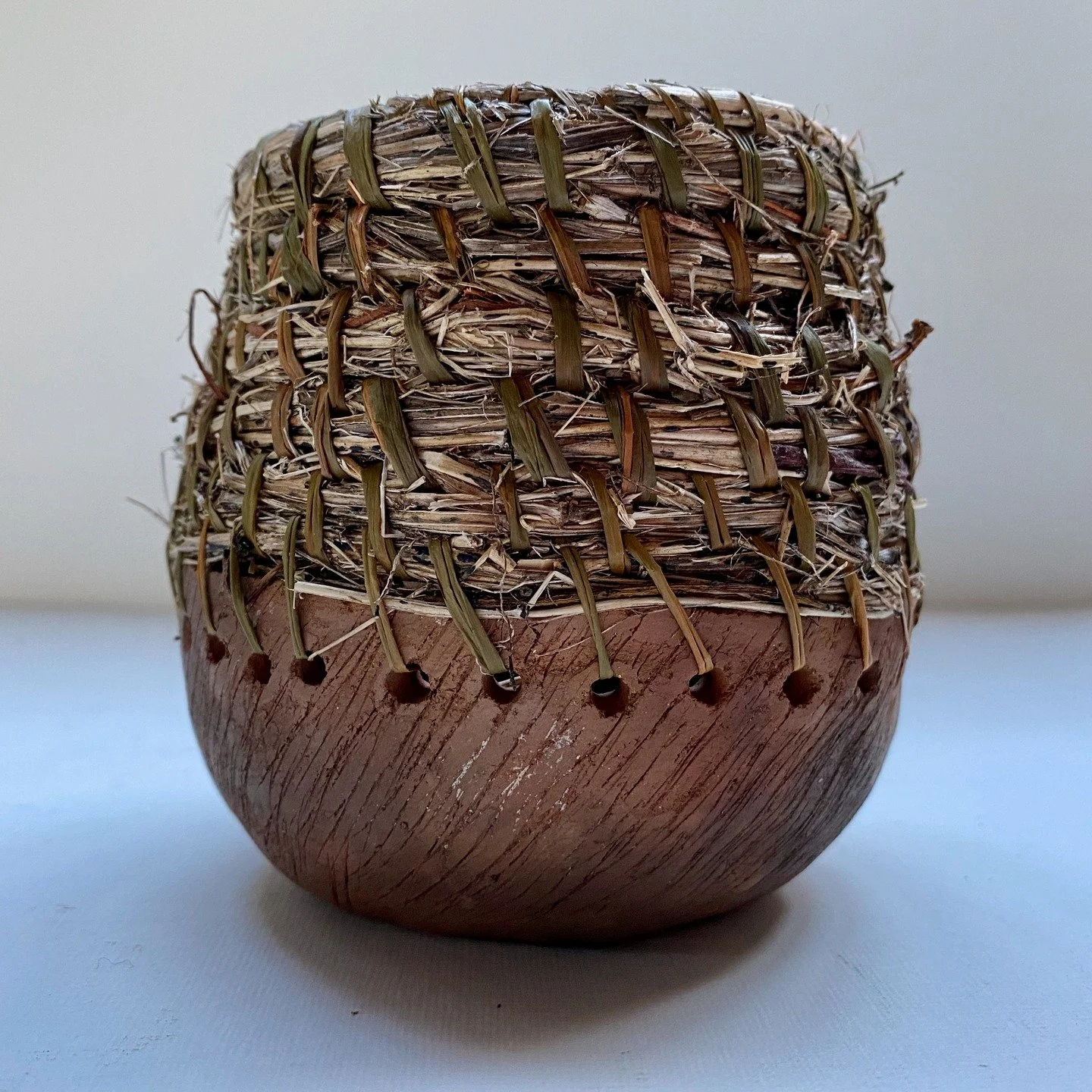 'Holding Place (Loch Leven)'
This wee vessel made from field dug clay (pit fired) and cleavers just landed in Holding Conversations Part Two at Custom Lane Gallery, Leith. 

"To hold is to carry, to care, to contain.....Through objects that invi