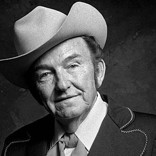 Today, we celebrate the life of Lester Raymond Flatt, an American bluegrass guitarist and mandolinist, best known for his collaboration with banjo picker Earl Scruggs in The Foggy Mountain Boys. Mr Flatt was a former owner of Jomeokee, and his name c