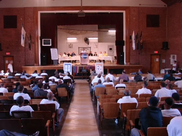 MIT team debates MCI Norfolk inmates on the opioid epidemic
