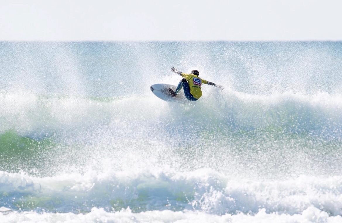 Khanyisile smashing the end section at JBay. Well done to both Indiphile (u18girls) and Khanyisile (u12boys) for making quarter finals at SA Junior Champs in JBay. So stoked! See you back at the New Pier! ❤️🏄🏾&zwj;♀️🏄🏾&zwj;♂️ @oneillzaf Pic: @kod