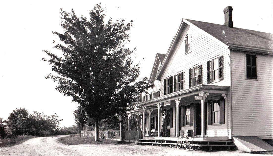 The Vreeland Store Restaurant, Bar, Bakery & General Store West