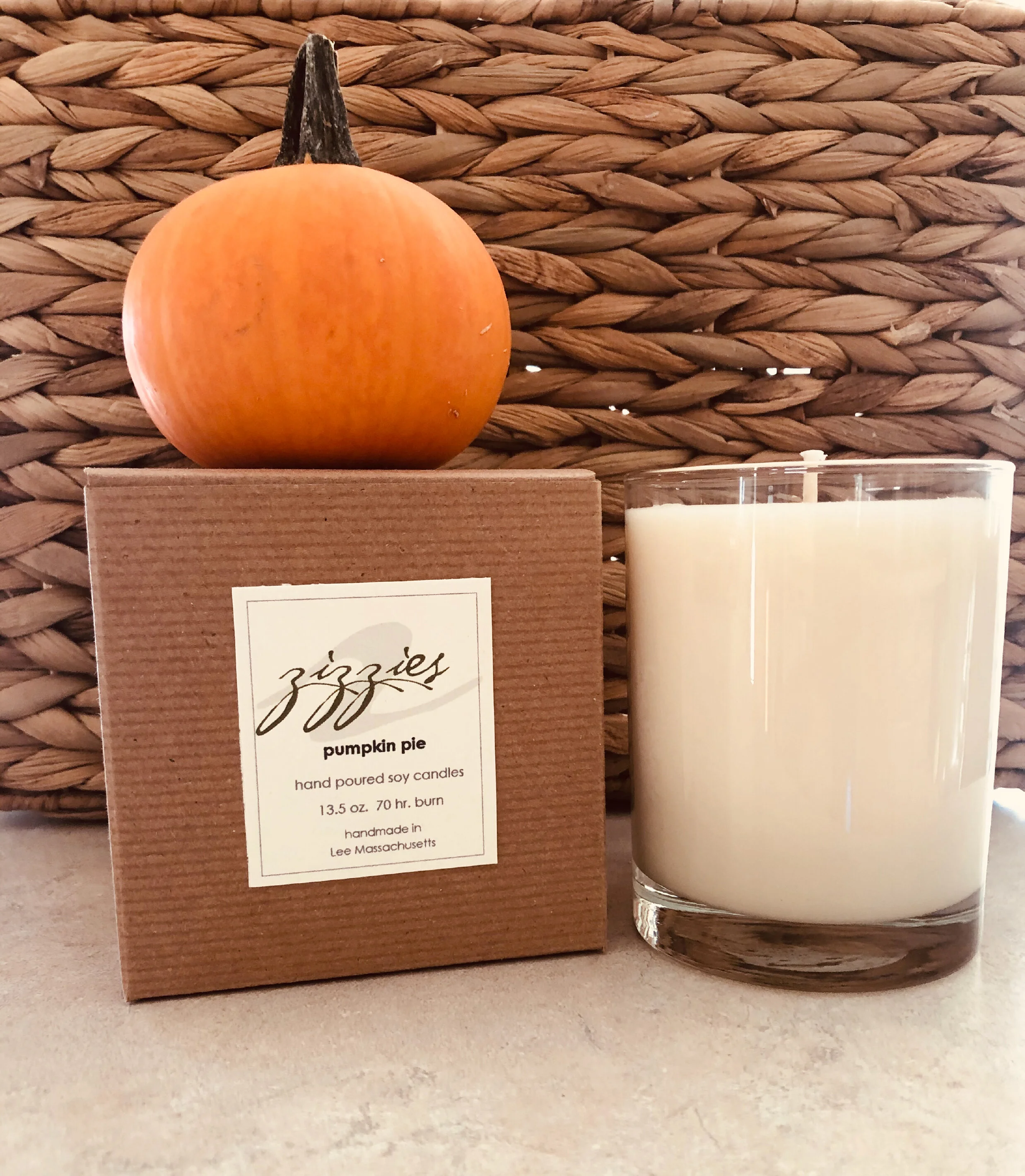 pumpkin-pie-hand-poured-scented-soy-candle-handmade-made-in-usa-zizzies.jpg