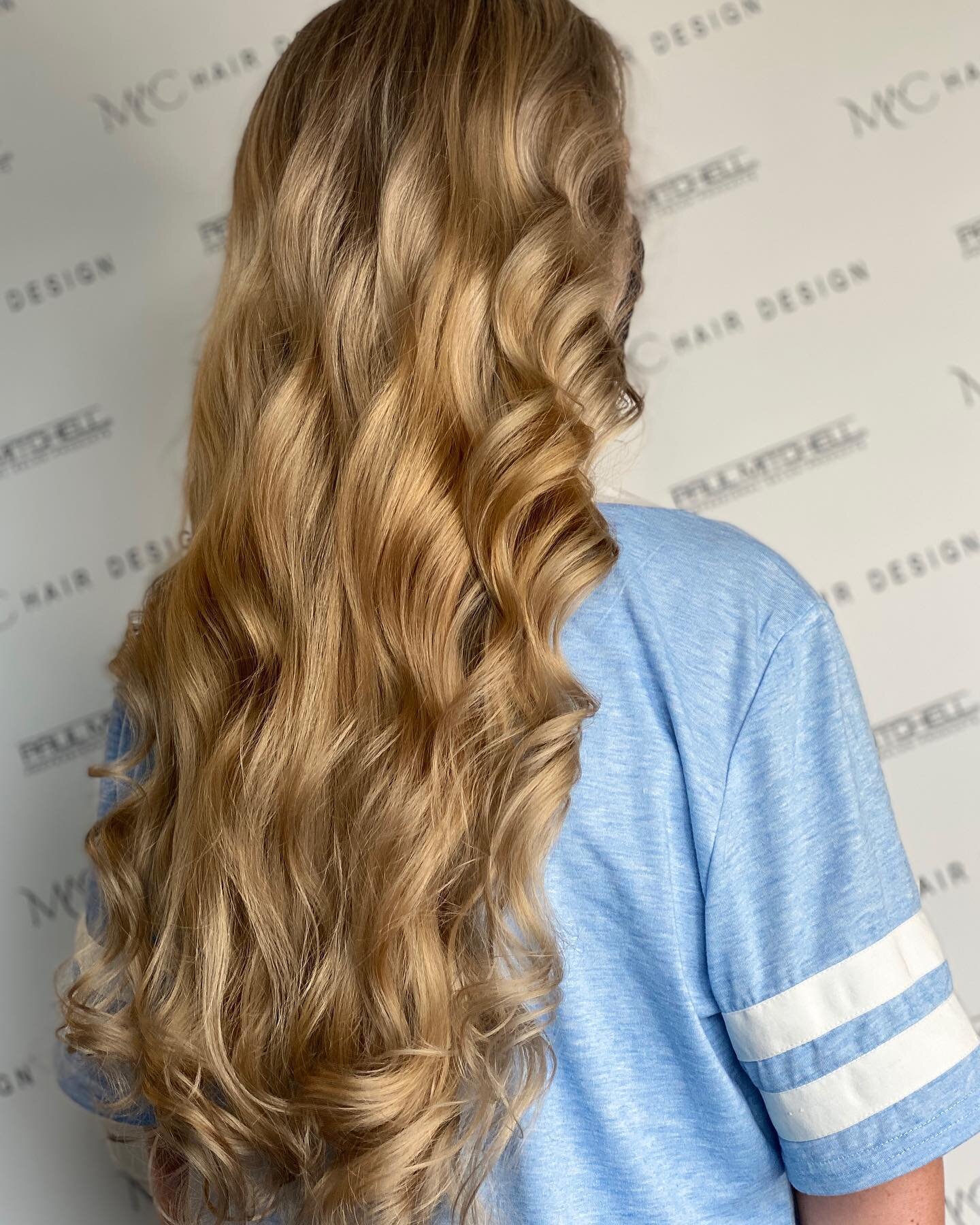 Obsessed with this blonde bombshell!!!