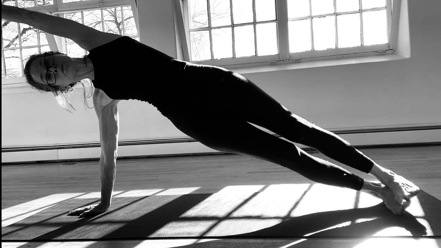 March Matness: Side Bend #pilates #pilatesreformer #pilatesmat #matpilates #reformerpilates #pilateslovers #pilatesforriders #pilatesforequestrians #pilatesfordancers #pilatesforathletes #pilateslovers #pilatesforeverybody #pilatesprops #ridgefieldct