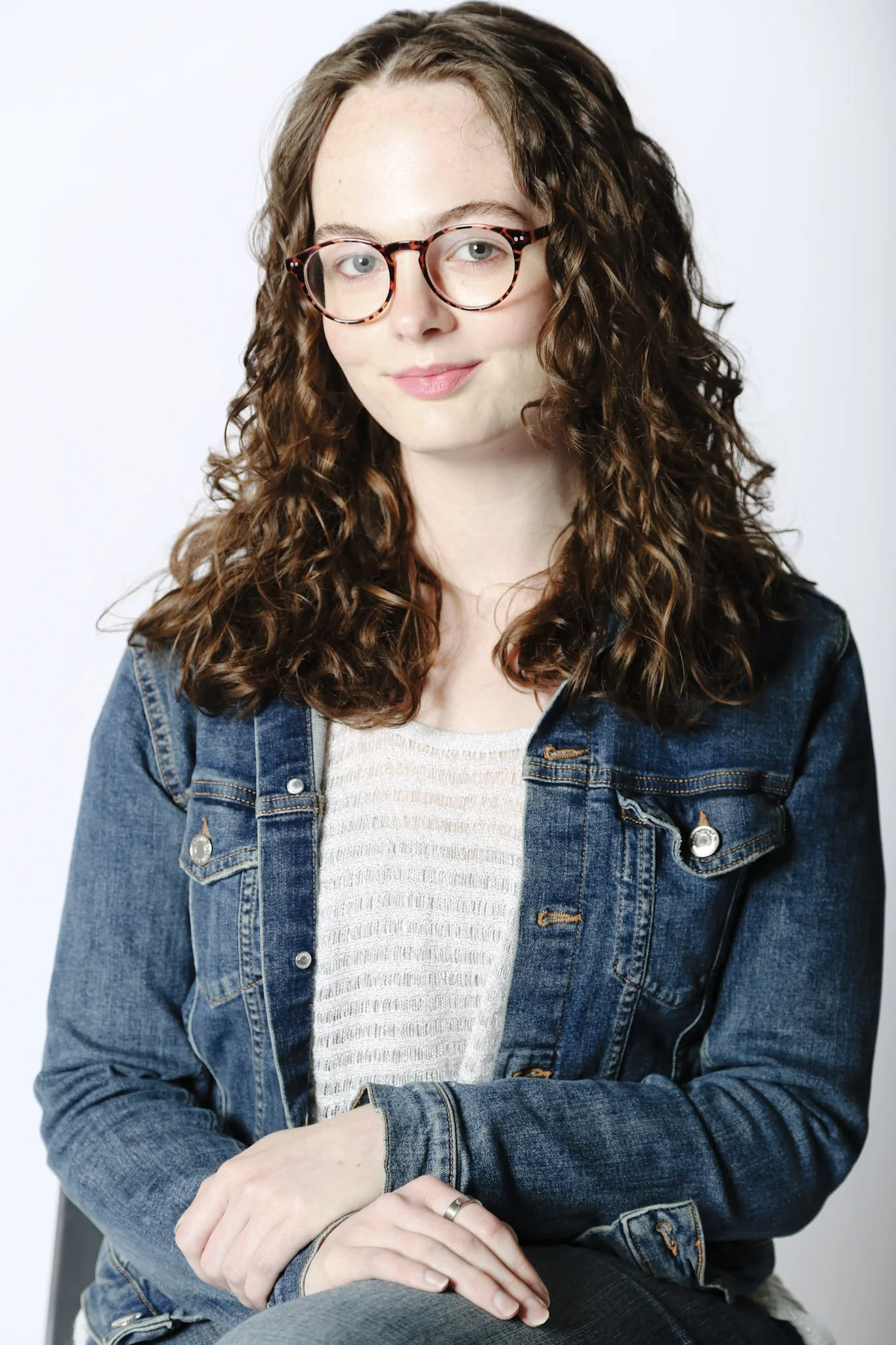 headshot of Jenna