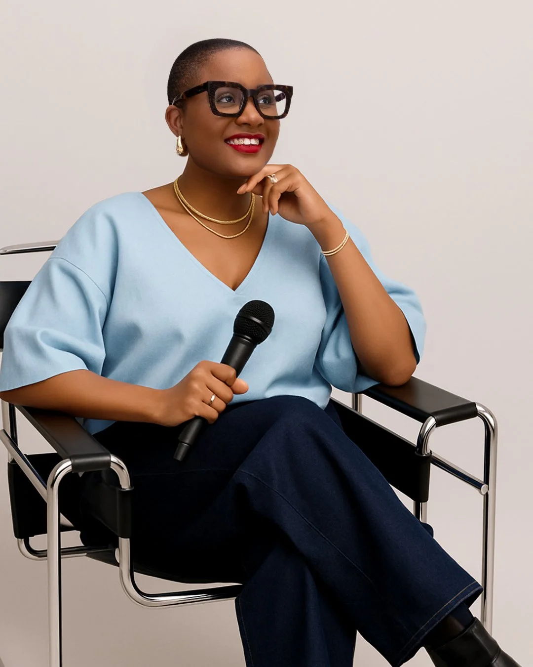 From your social media feed to the stage 🗣️⁠
⁠
Listen I don&rsquo;t just speak, I shift ANY room I'm in! Which is why I&rsquo;m so excited to now book speaking opportunities for beauty &amp; wellness events.⁠
⁠
If you&rsquo;re curating a virtual or 