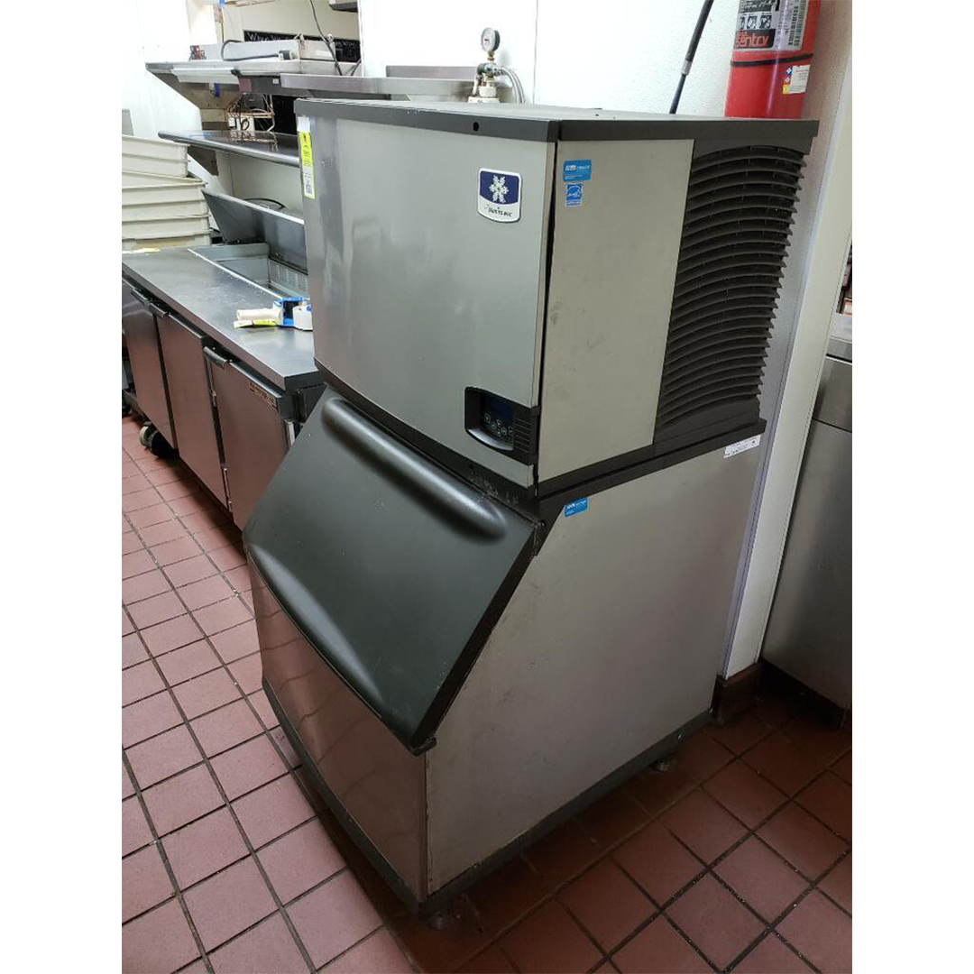 Manitowoc IY0454A-161 Ice maker and B400 ice bin.png