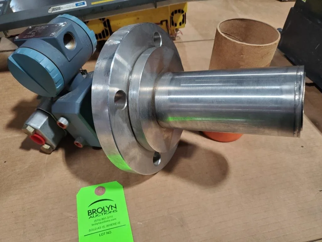 Foxboro Electronic d/p Cell Pressure Transmitter with Flanged Seal