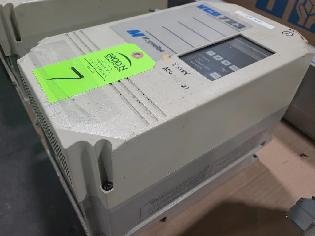 MagneTek VCD 723 5 HP AC Drive