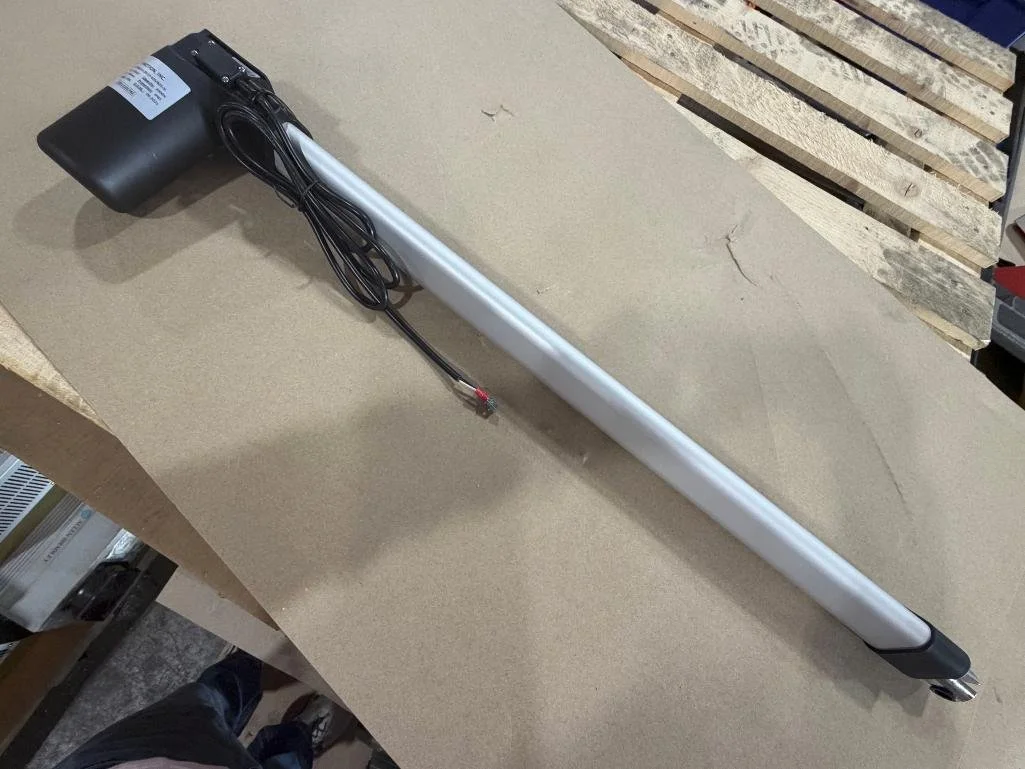 Qty 20 - Linear actuator. Lippert part number 20211101781