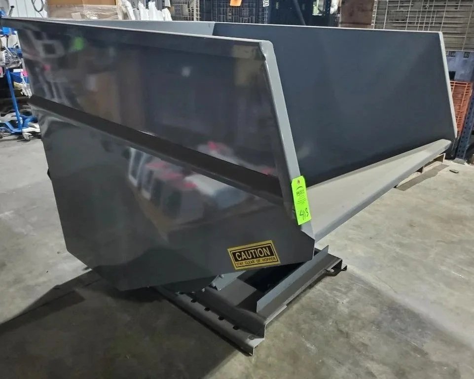 McCullough 3 Yard Self-Dumping Hopper