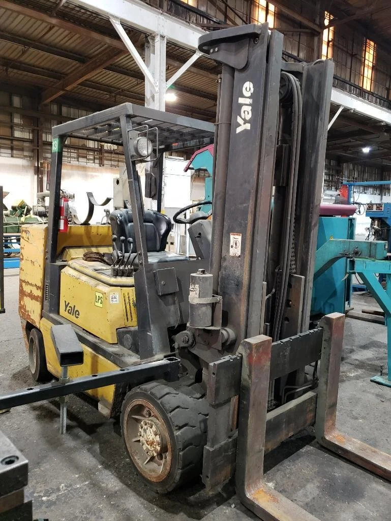 12,000lb Yale LP Forklift. 116.2in 2-stage mast. Truck weight 18026lbs. 4608hrs on meter.