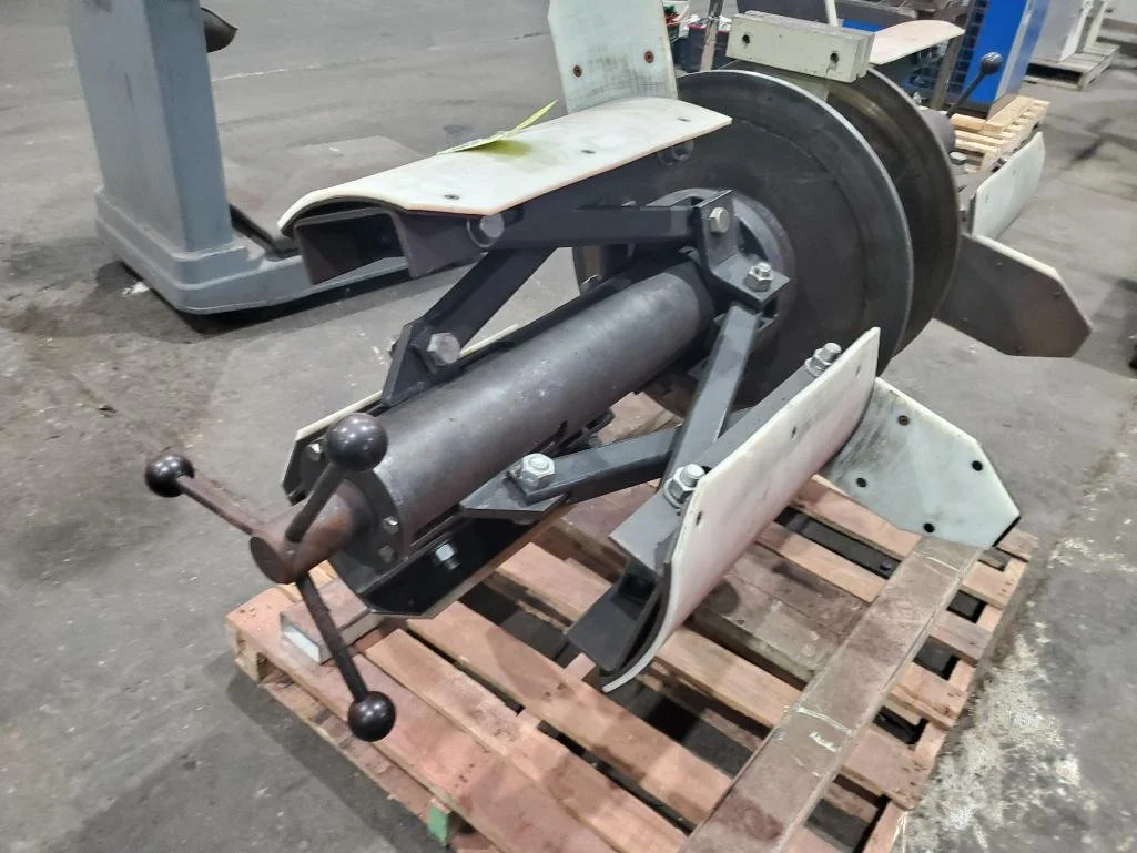 Tube Notcher with Hydraulic Cylinder and Clamping Vise on Pallet