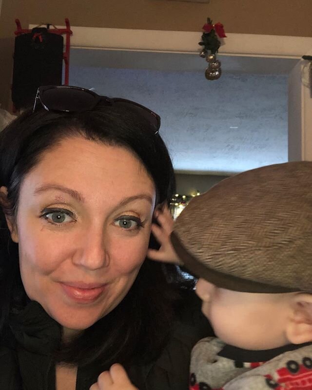 Rogues gotta rogue. And I&rsquo;m rocking my Irish dark hair again. It just felt right. The little guy is wearing a replica of my dad&rsquo;s favorite hat!
#authorsofinstagram #regencyromance #regencyromancebooks