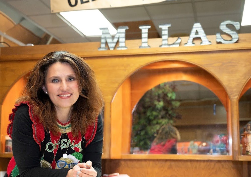 Mila's_Bakery_Santa.12.17.2022110_1.jpg