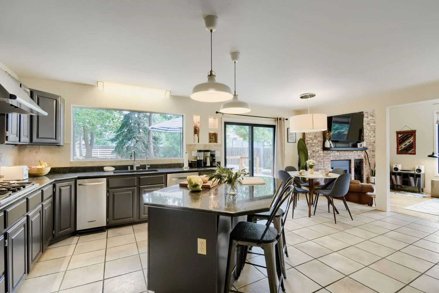  Massive Kitchen 