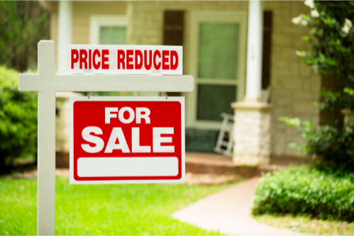 Why Your Neighbor's House Isn't Selling