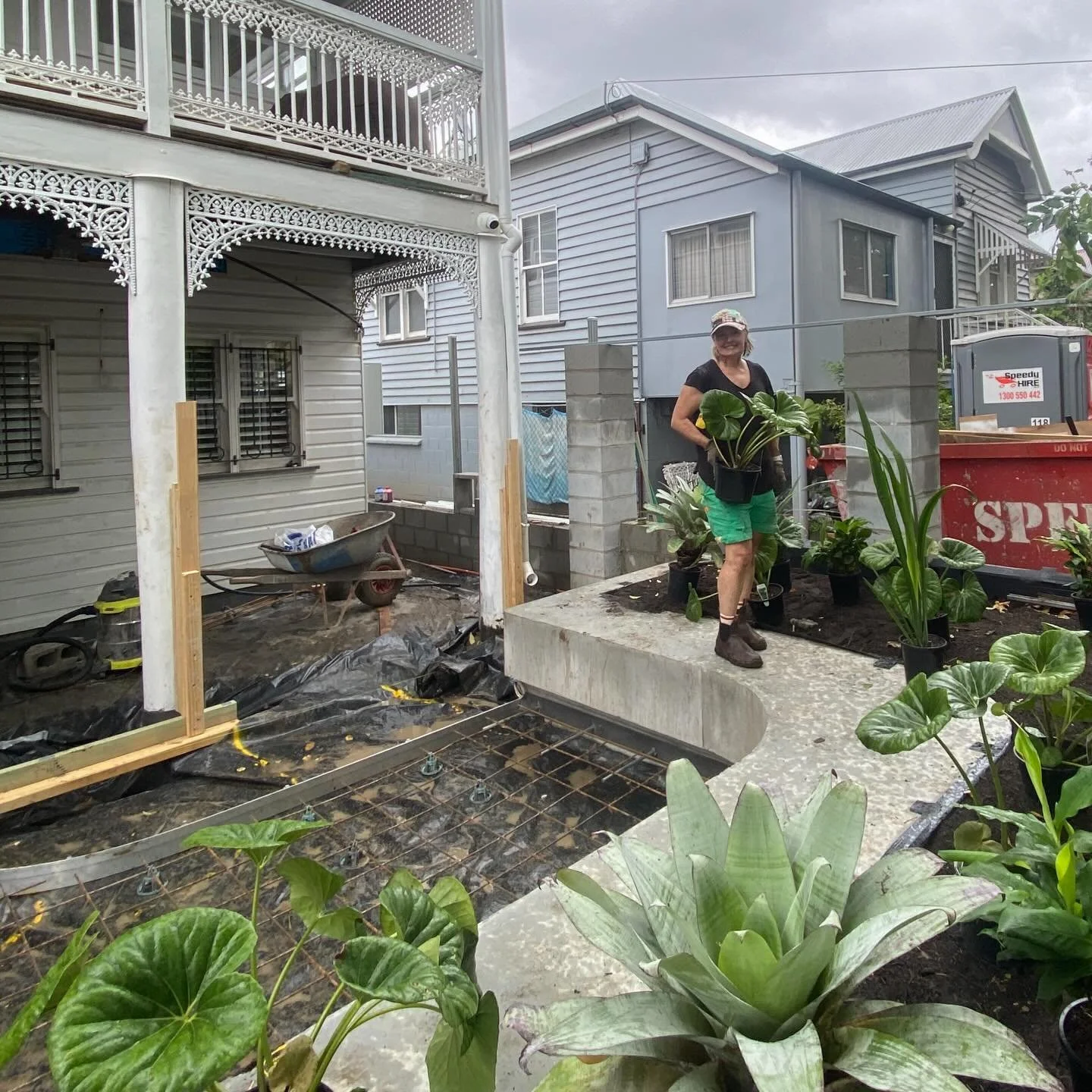 The best days are planting days! Watching my hopes and dreams for a space transition into a garden 💚

#garden #gardendesign #brisbanegarden #courtyardgarden #subtropical #subtropicalgarden #plantingday