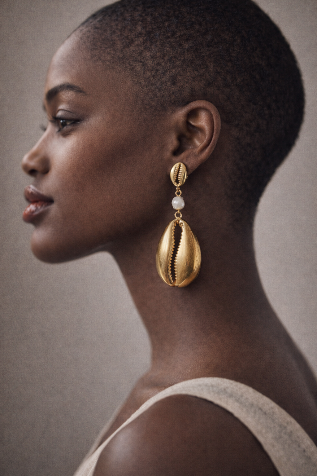 Pearl Dangle Cowrie.png