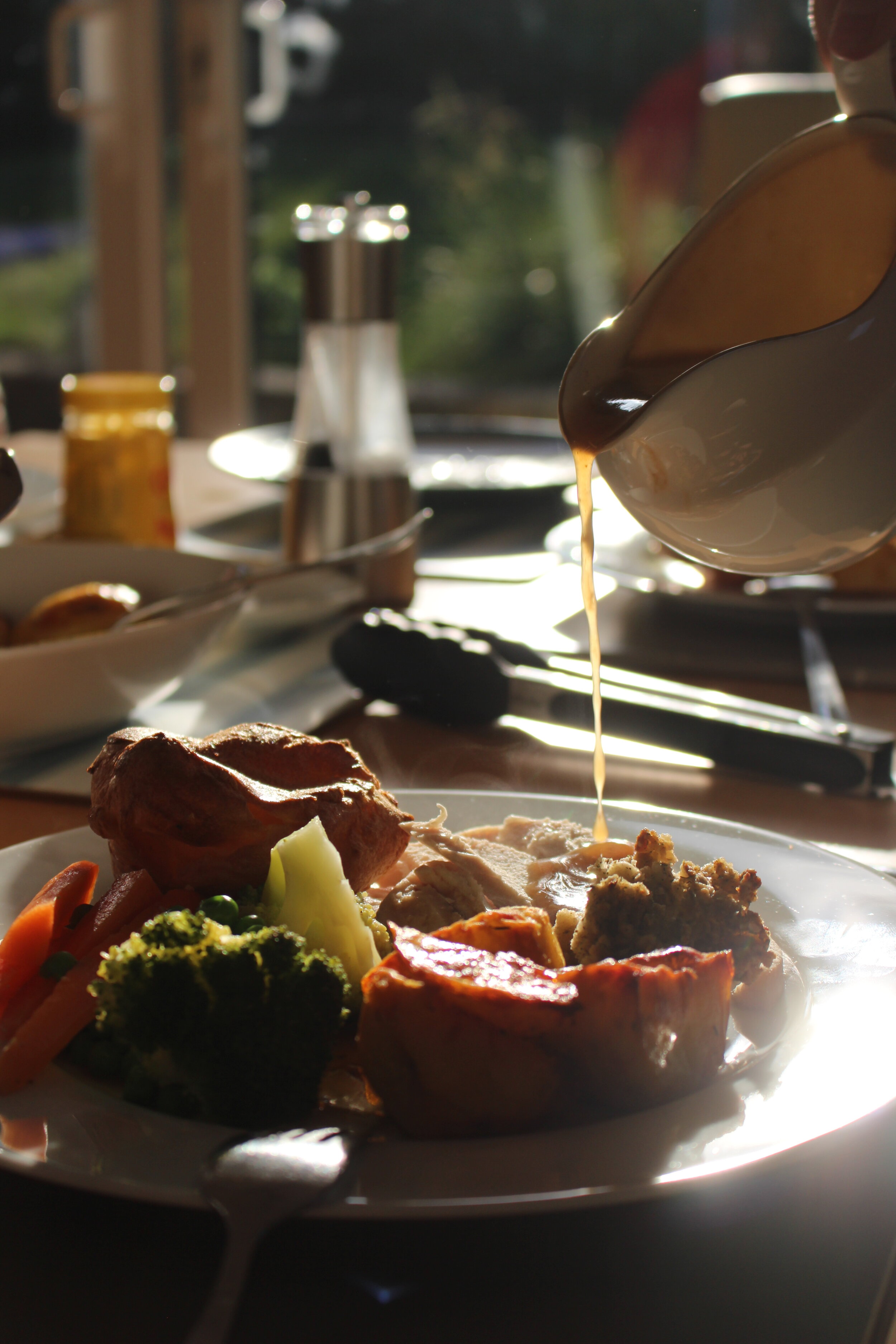 6pm - Dinner Time (© Lucy Bennett)