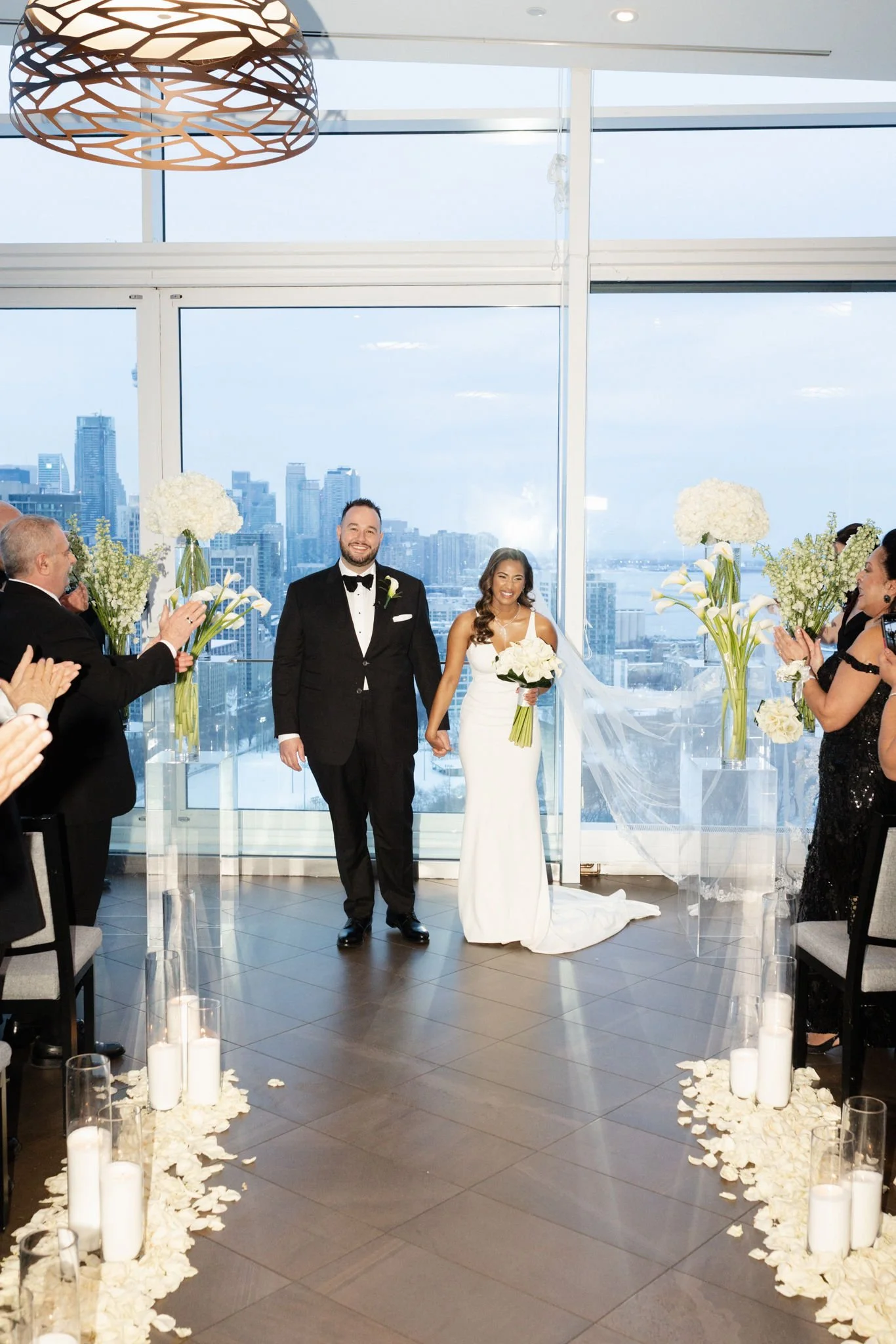 Stephanie  & Vinny at Hotel X Toronto                  Photography by Purple Tree 
