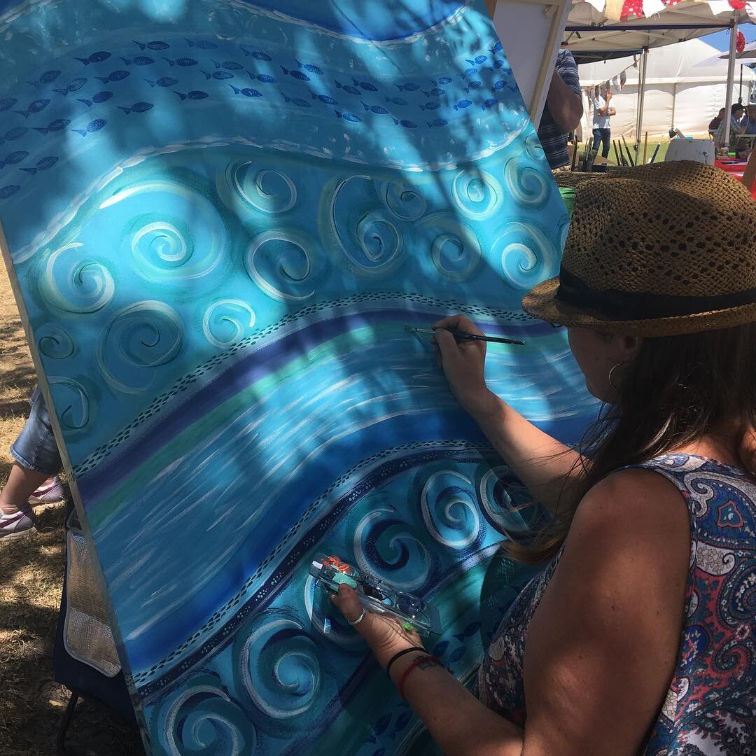 Live art scramble @vhartisanmarket #victorharbor#encounteritall#artisanmarkets#sfleurieuliving#buylocal#artists#markets#livemusic#warlandreserve#victorharborrotaryartshow