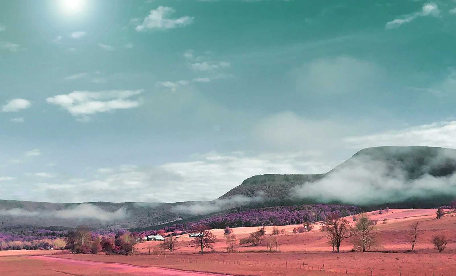 Plante_mountains_infrared.jpg