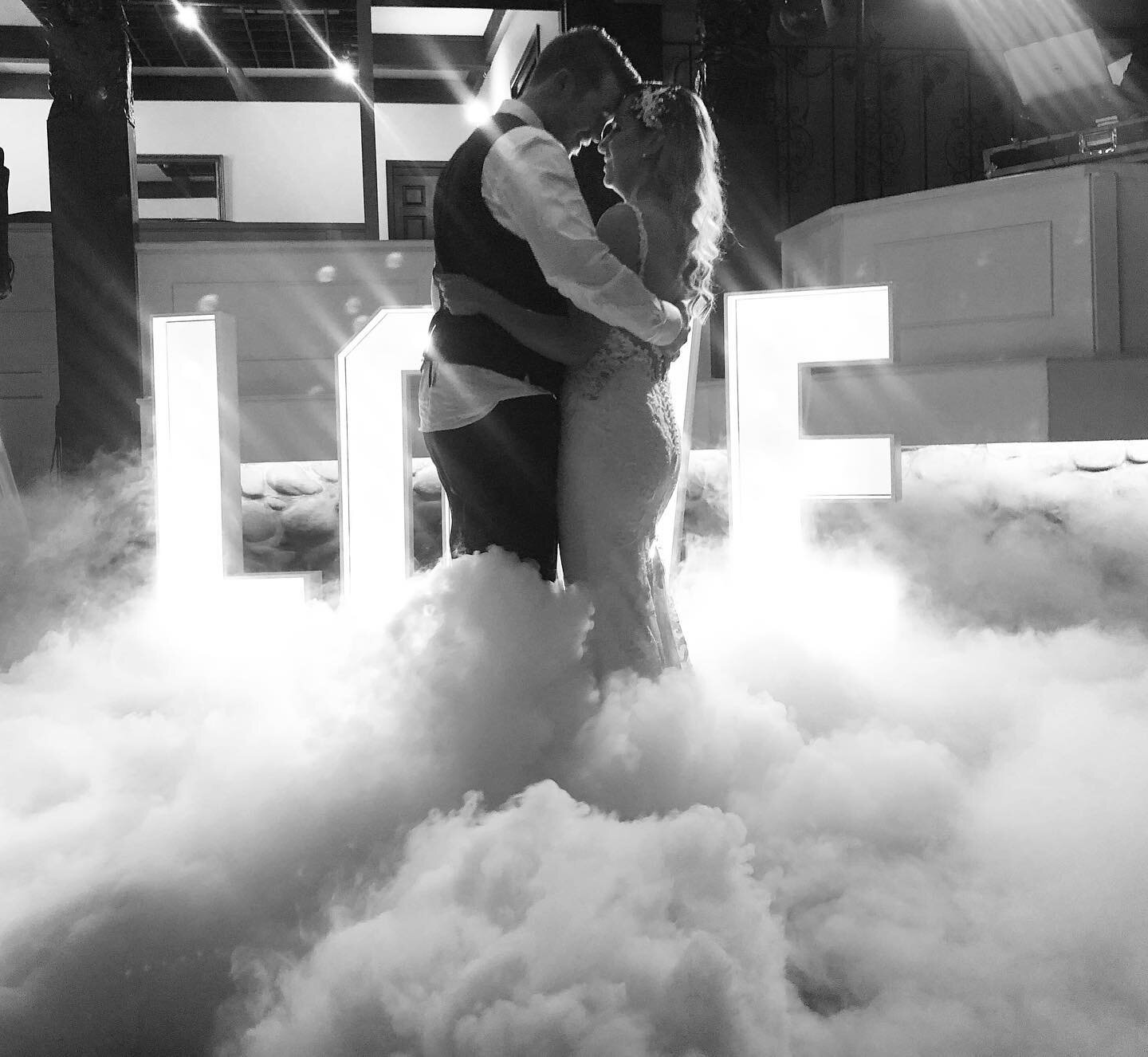 Never get sick of a Dry Ice first dance 😍