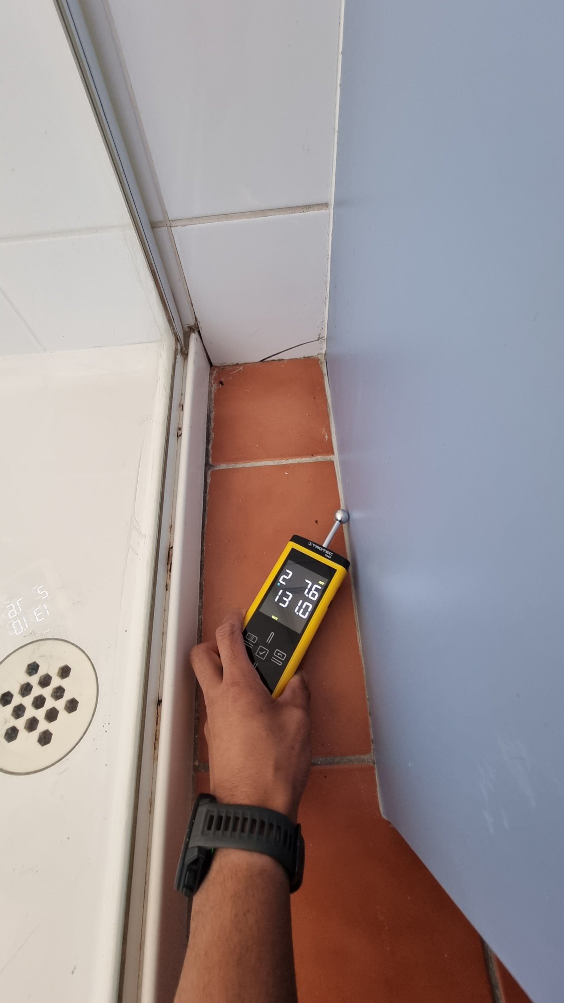 shower-moisture-meter-test.jpg