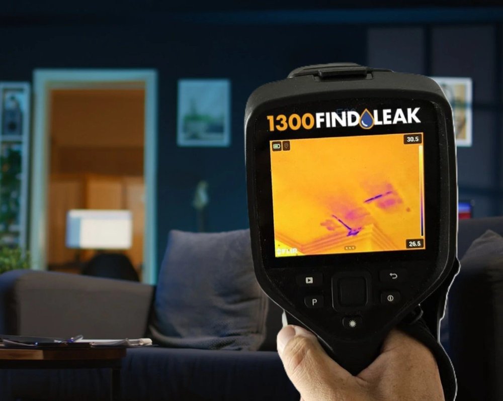 1300 FINDLEAK thermal imaging camera detecting a hidden water leak inside a Kingsville home