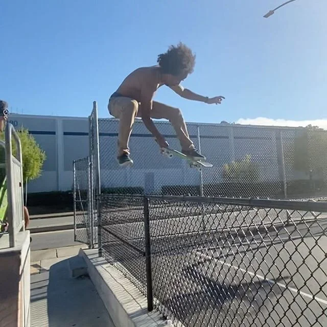 Skateboarding is fun ! Here&rsquo;s some clips I&rsquo;ve gotten, pretty stoked on them ! &bull;
&bull;
&bull;
&bull;
#skatelikeagirl #skate #skateboardingisfun #swag