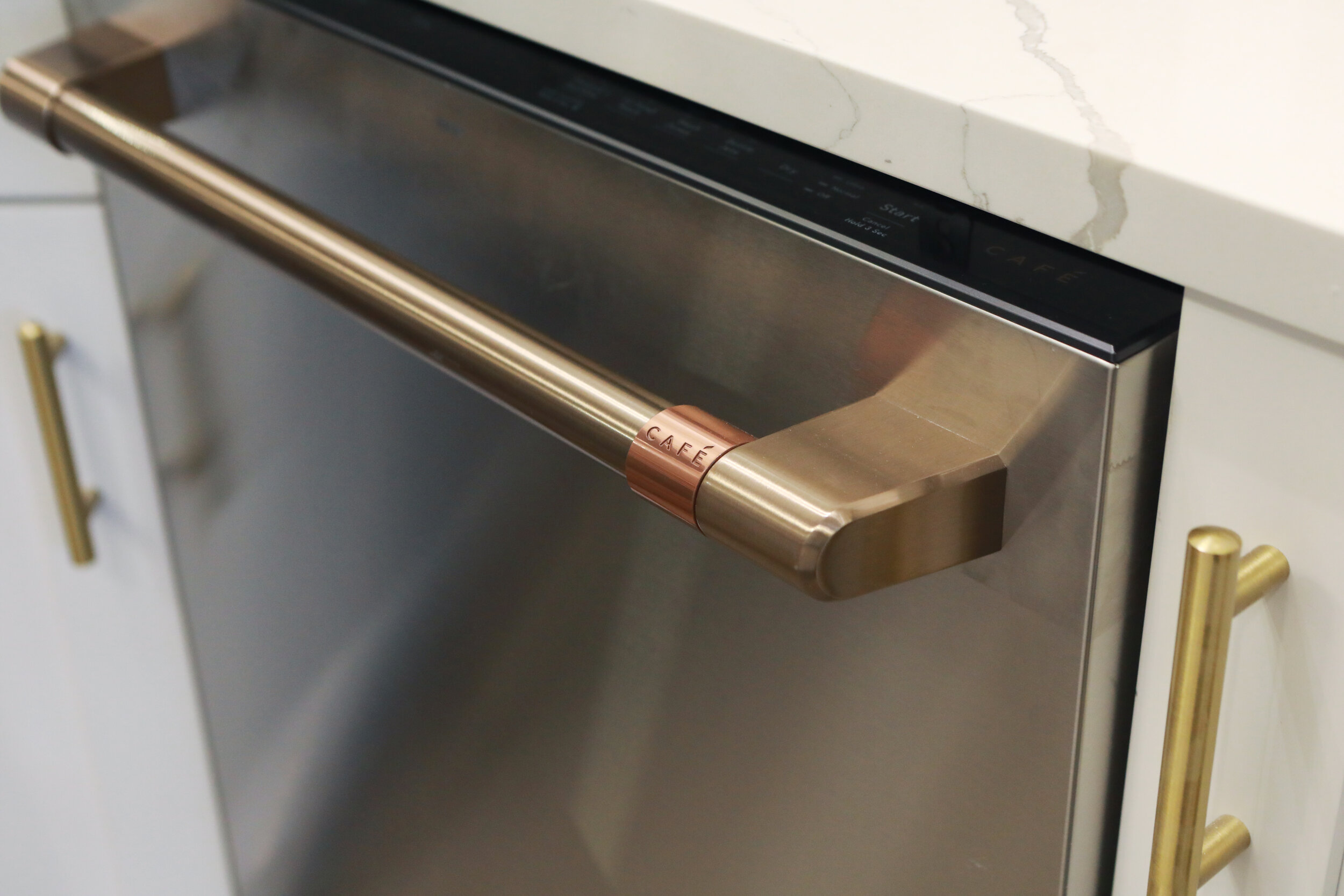 14th St Apt 2-157 (2).jpg